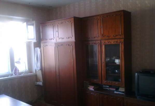 Продается 3-х комнатная квартира, ул. 70 лет Октября, 18 в Омске фото 9