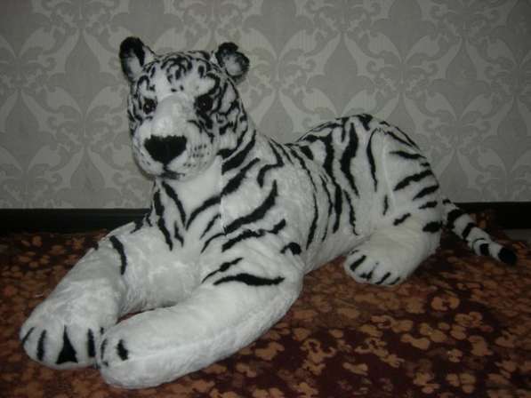 Тигр белый большой в Санкт-Петербурге