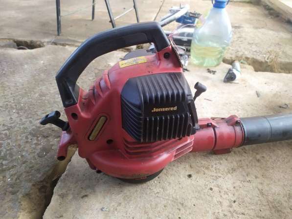 Воздуходувка (бензометла)