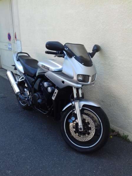 СРОЧНО продам мотоцикл Yamaha Fazer FZS600 1999. Польская в фото 5