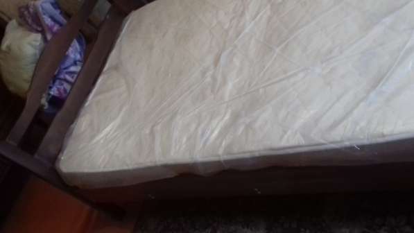 Продам полутороспальную кровать в Астрахани фото 3