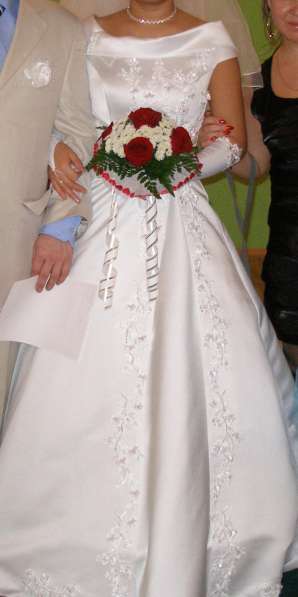 Продается белое свадебное платье в Ханты-Мансийске