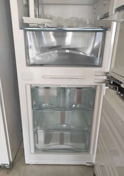 Холодильник встраиваемый с доводчиками Liebherr ICN 3376 НОВ в Тюмени