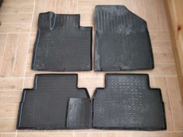 Комплект полиуретановых ковриков в салон багажник Santa Fe 4
