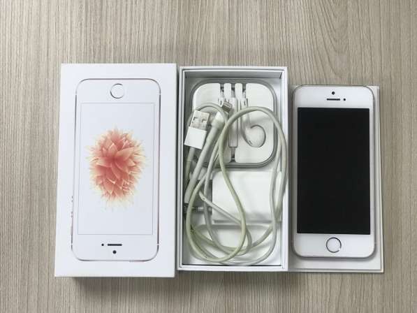 IPhone se 32 гб Rose Gold