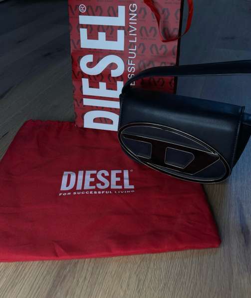 Продам сумочку Diesel