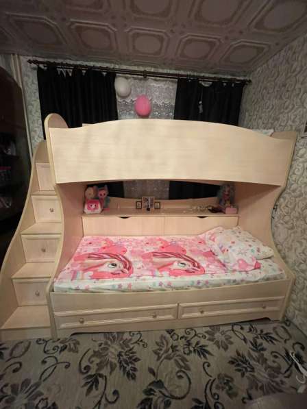 Двухъярусная кровать
