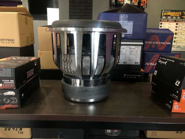 Сабвуфер Earthguake HoLeeS 15