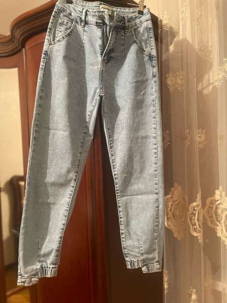 Джинсы