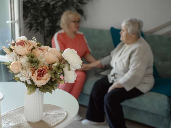 Сиделка с проживанием — работа, которая решает ваши задачи! в Оренбурге фото 5