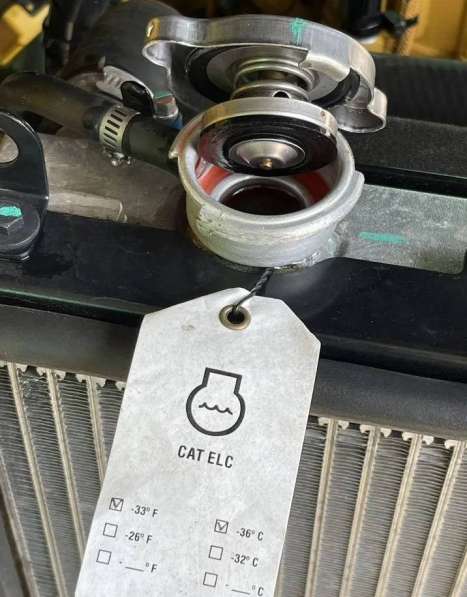 Мини-экскаватор Cat302 в Москве фото 11