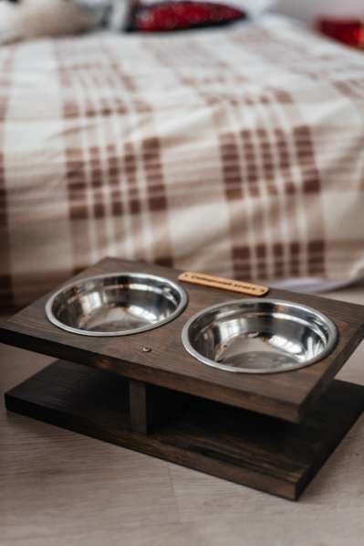 Подставка с двумя мисками