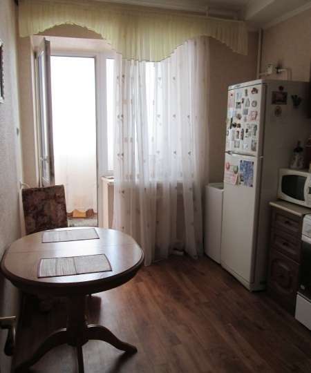 Продам однокомнатную квартиру в Ростов-на-Дону.Жилая площадь 43 кв.м.Этаж 6.Дом кирпичный.