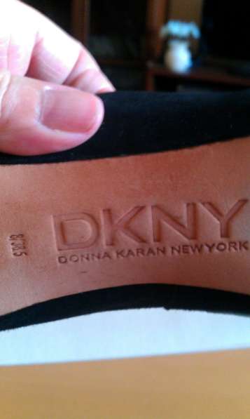 Туфли новые замшевые Donna Karan размер 38 в Москве