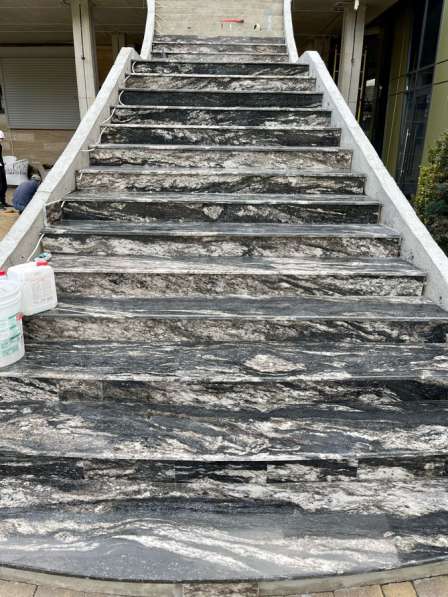 Лестницы и ступени из мрамора, гранита, травертина в Сочи фото 4