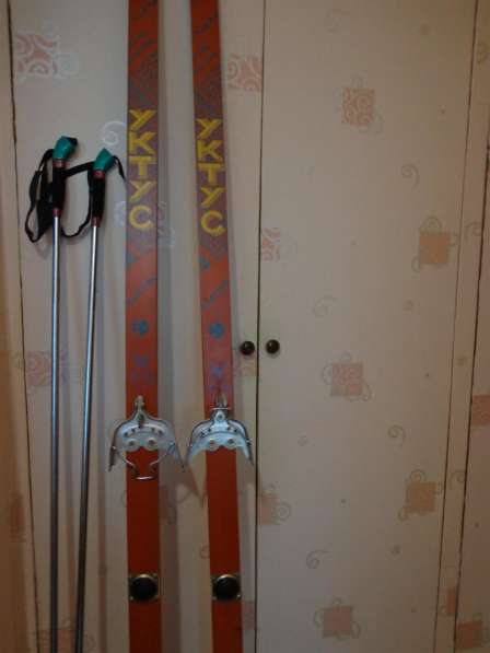 Лыжи Уктус пластиковые 2 м с палками СССР в Кушве