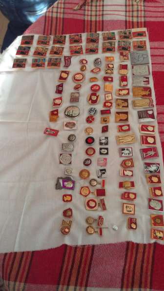 Коллекция значков в Москве