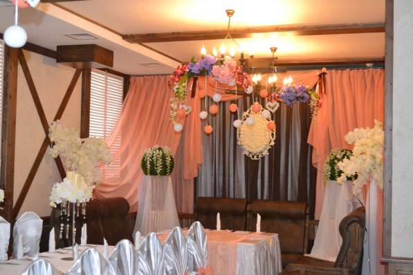 Оформление свадебного зала тканями, цветами, шарами в Пензе фото 9