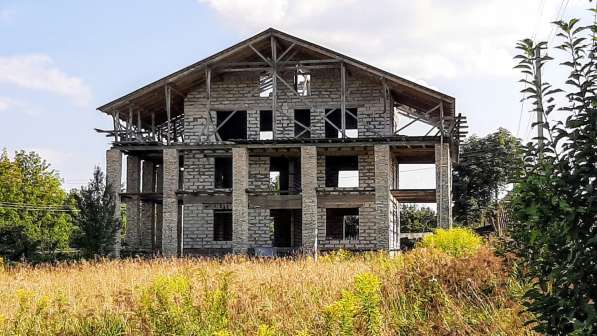 Продается здание гостиницы без отделки у Псковского озера в Пскове