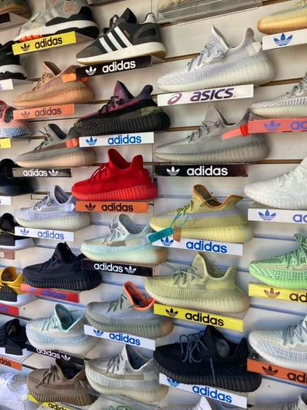 Adidas Yeezy Boost в Санкт-Петербурге