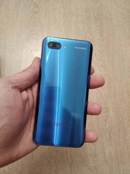 Телефон Honor 10 в Москве фото 6