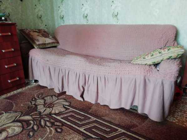 Продаю бу диван на металическом каркасе в Орле