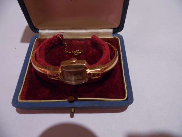 Продам золотые женские часы в Усть-Илимске фото 3