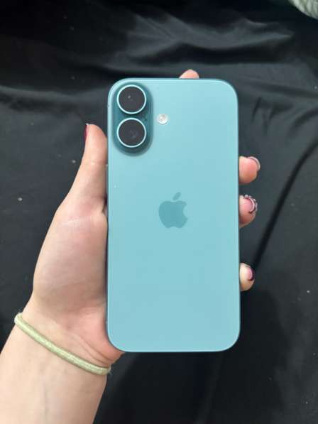 Продам iPhone 16