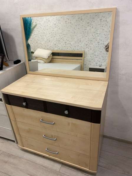 Комод и зеркало