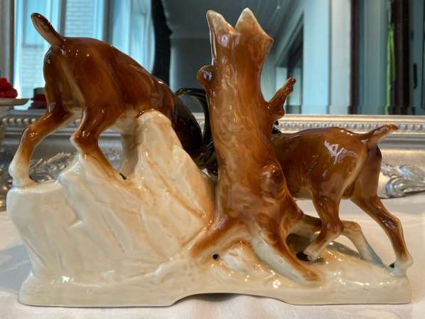 Фарфоровая статуэтка ГДР «Битва горных козлов» в фото 6