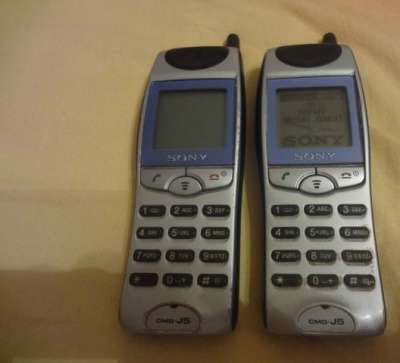 сотовый телефон Sony CMD-J5