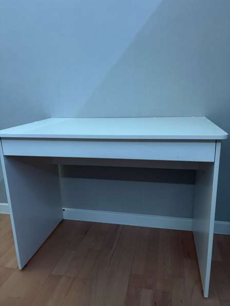 Письменный стол