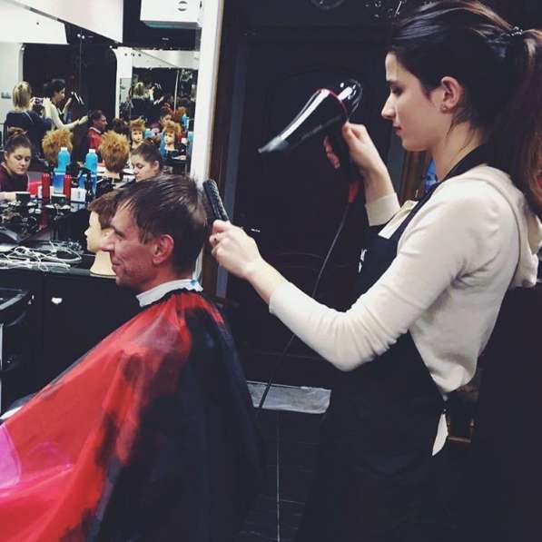 Курс повышения парикмахеров, практика на моделях Домодовская в Москве фото 6