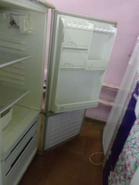 Холодильник б/у Бирюса в Омске