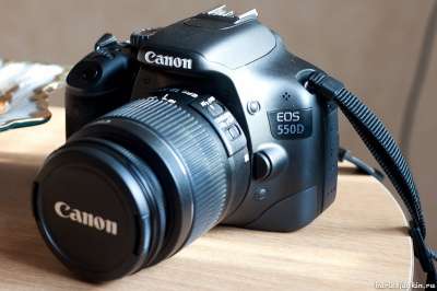 зеркальный фотоаппарат Canon ЕOS 550D