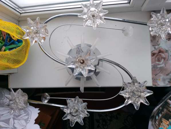 Продам люстру