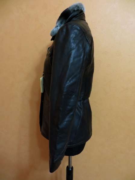 Куртка кожаная с меховым воротником. Теплая canari, 42–44 S в Омске
