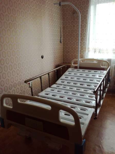 Продаётся медицинская кровать + противопролежневый матрас в Волгодонске