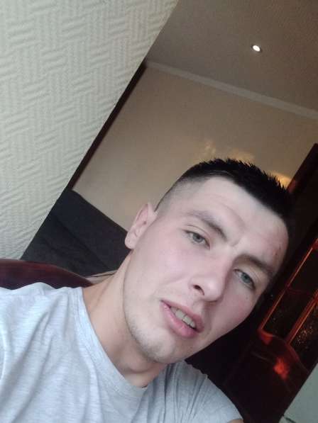 Иван, 24 года, хочет пообщаться в Костроме