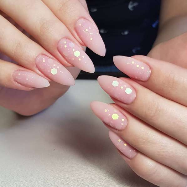 Маникюр, наращивание в Санкт-Петербурге