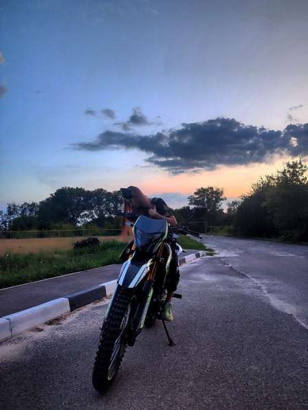 Мотоцикл эндуро 250
