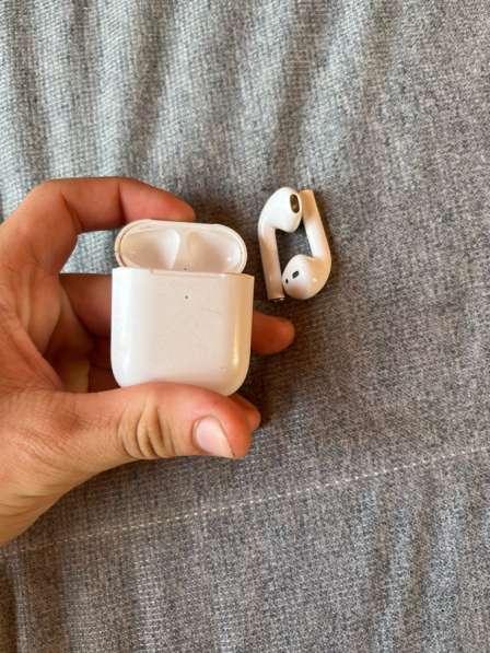 Наушники AirPods 2 в Санкт-Петербурге