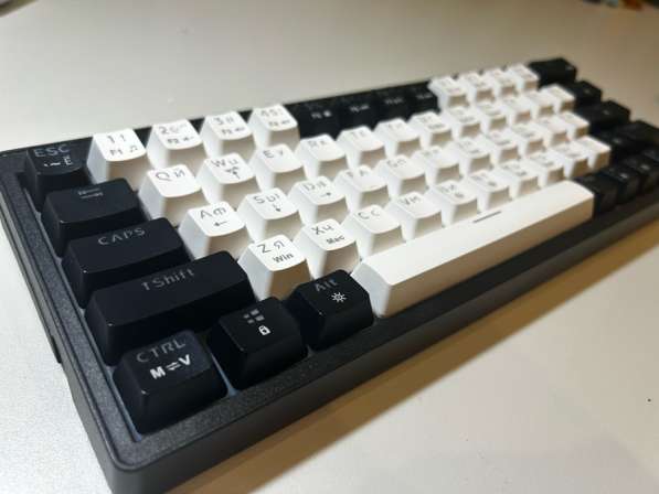 Клавиатура проводная USB с RGB подсветкой со свичами в Тольятти фото 4