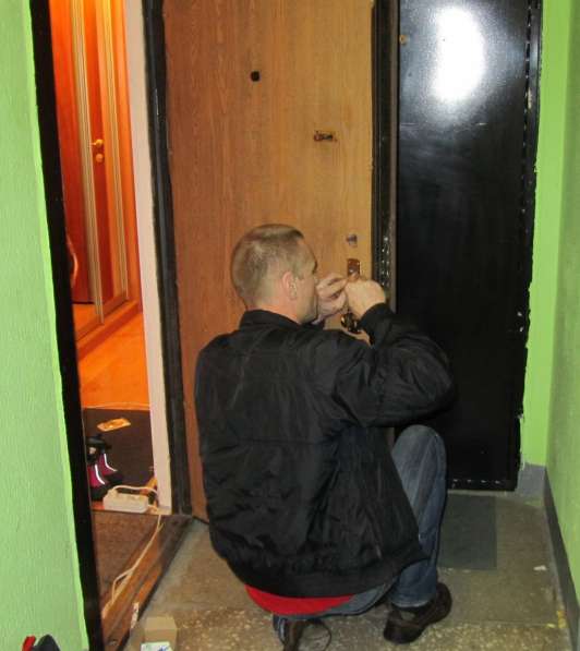 Вскрытие дверей. Замена личинок, ремонт замков. 24 ч в Москве фото 4