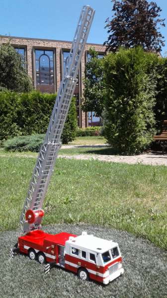 Продам игрушечную пожарную машину в Краснодаре фото 3