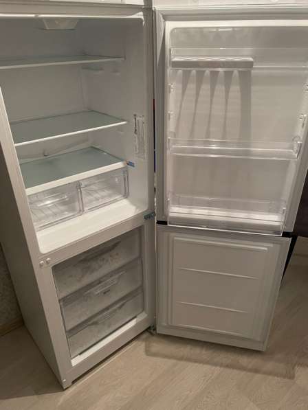 Холодильник Indesit, новый) работал 3 месяца в Москве фото 6