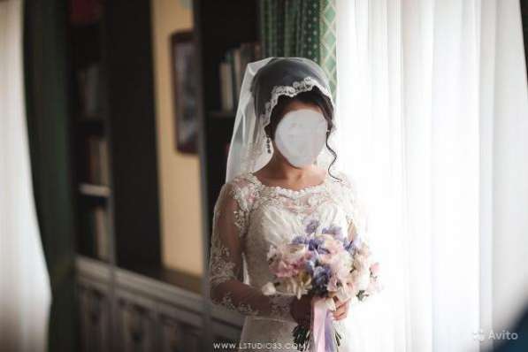 Кружевное свадебное платье с вышивкой из бисера в Железнодорожном фото 5