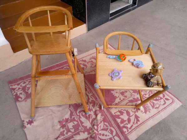 Продаю раскладной деревянный детский стульчик, цена за одну в 