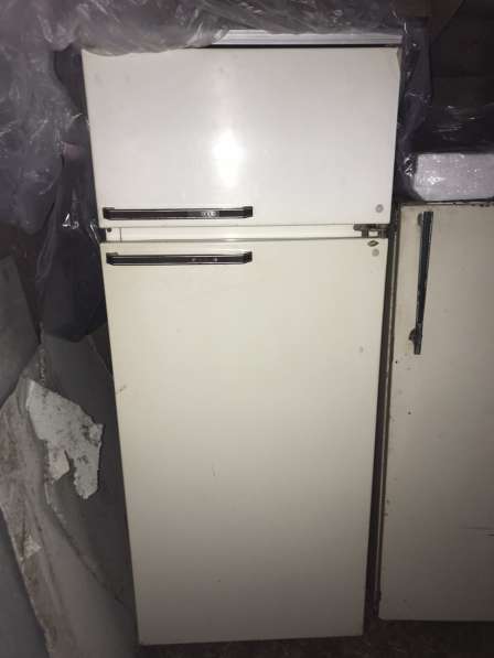 Холодильники б/у в фото 3