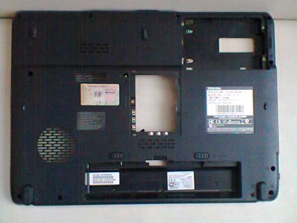 Toshiba Satellite L300-129 Поддон ноутбука